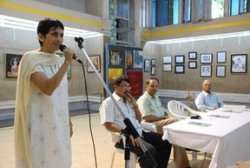 Ms. Priti Rao, Chief Guest at Artfest 07 makes a point