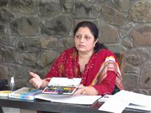   Chitra Vaidya at the Watercolour Painting Workshop at Indiaart Gallery, Pune   