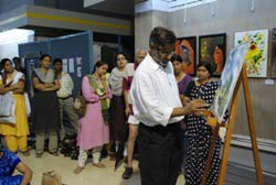 Demonstration of Painting by Sanjay Shelar & Khilchand Chaudhary