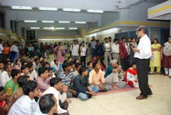 Demonstration of Painting by Sanjay Shelar & Khilchand Chaudhary