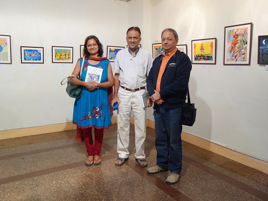 (L to R) Mrs. Bharadwaj, Ashok Bharadwaj,
Milind Sathe at Khula Aasmaan -
Children's Art Exhibition - Edition I
presented by Indiaart Gallery