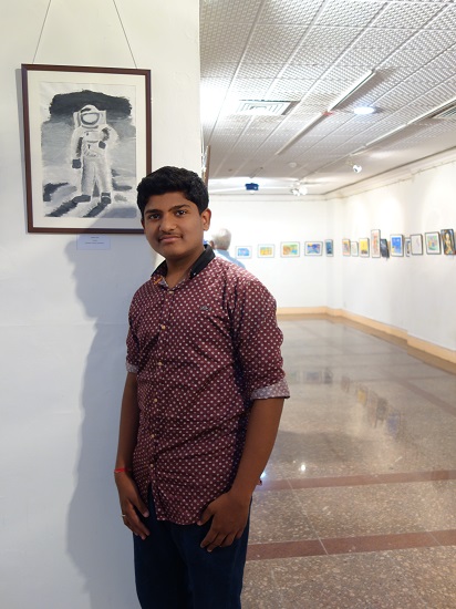 Vedant Koli with his painting
at Khula Aasmaan show by Indiaart - Edition I