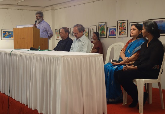 On the dais at the closing ceremony
of Khula Aasmaan - (L to R) Vasudeo Kamath,
Milind Sathe, Yashwant Pitkar, Malati Datta, Milburn Cherian