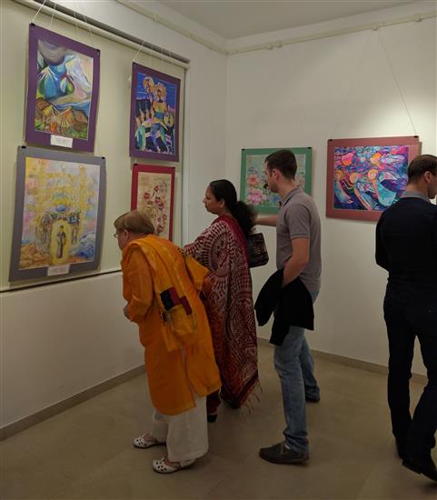Russian delegation at exhibition of paintings by Russian children at Indiaart Gallery, Pune - 2
