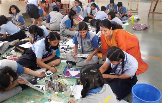 Chitra Vaidya conducted Khula Aasmaan workshop at Orion ICSE School, Mumbai - 2 