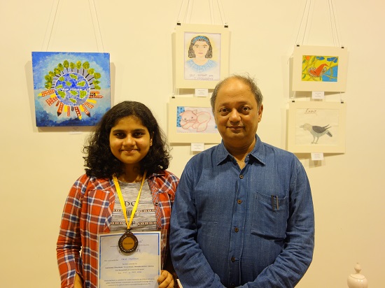  Abha Kanvinde with Milind Sathe at Khula Aasmaan exhibition at Mumbai - October 2017