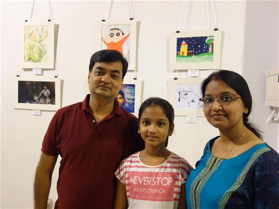 Ananya Kanungo with her parents at Khula Aasmaan exhibition at Mumbai - October 2017 
