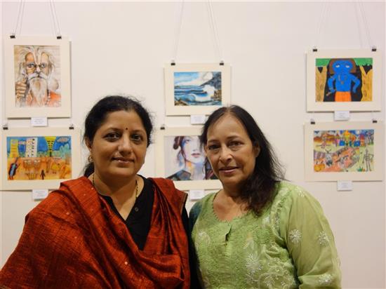 Chitra Vaidya with Mangal Gogte at Khula Aasmaan exhibition at Mumbai - October 2017 