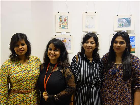  Diptashree Mondal with her friends at Khula Aasmaan exhibition at Mumbai - October 2017 - 2