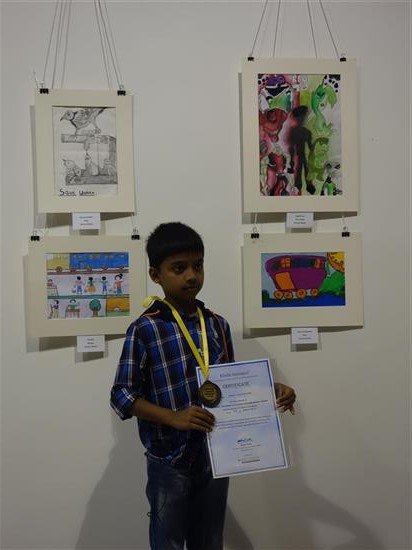 Kabir Deshpande with his medal and certificate at Khula Aasmaan exhibition at Mumbai - October 2017
