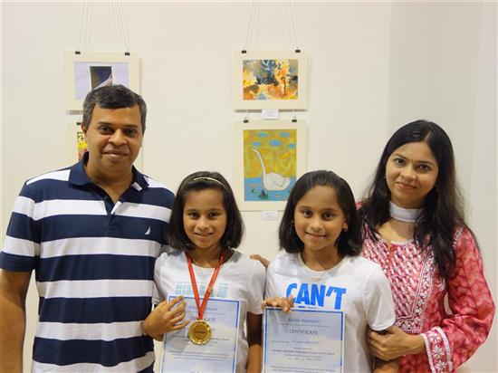 Mihika and Anushka Parulekar with parents at Khula Aasmaan exhibition at Mumbai - October 2017 