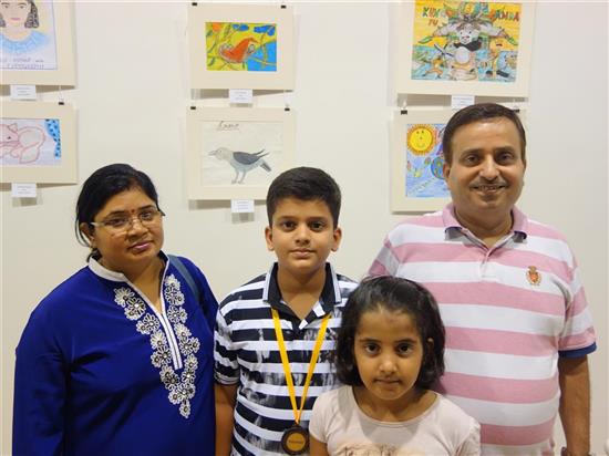 Nilesh Mishra (bronze medal winner) with his family at Khula Aasmaan exhibition Mumbai - October 2017 
