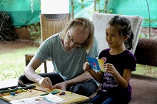 Father and daughter - Aaron and Yulia painting at Indiaart Gallery 