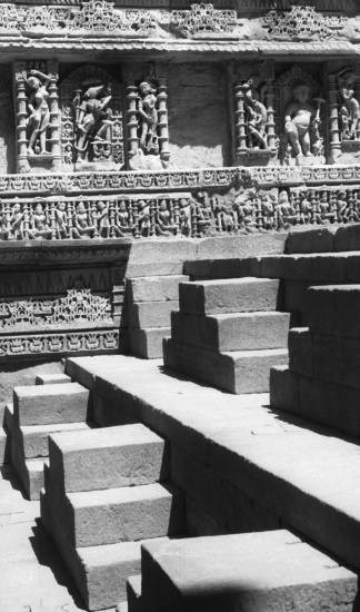 Queen's Stepwell, Patan - 13, photograph by Ar Y D Pitkar