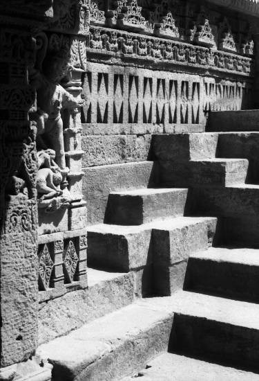 Queen's Stepwell, Patan - 11, photograph by Ar Y D Pitkar
