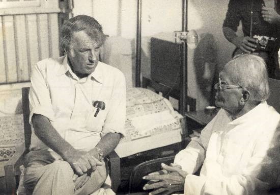 Sir Edmund Hillary with Jayaprakash Narayan, photograph by Prem Vaidya