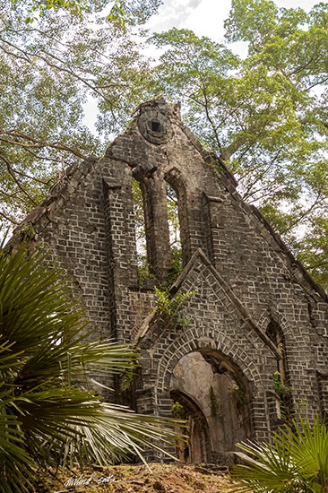 Ruins of church at Ross Island, photograph by Milind Sathe