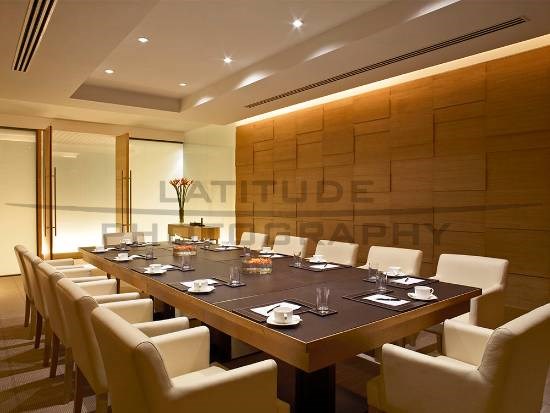 TOND Business Center Meeting Room, photograph by Ali Rangoonwalla