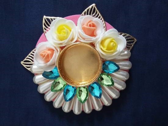 T Light Holder 3, painting by Dhanashree Puntambekar