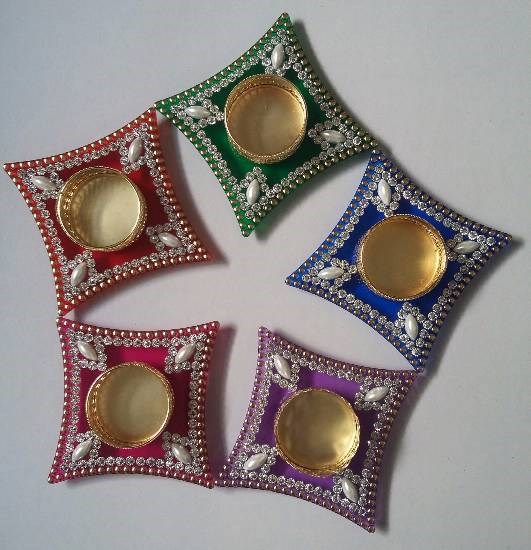 T Light Holder - 2, painting by Dhanashree Puntambekar