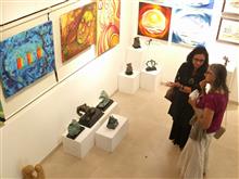 Rupal Buch with  guests at Indiaart Gallery, Pune