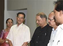 Ar. Vishnu Bhatwadekar speaking at the inauguration of the Emerging Artists show presented by Indiaart.com at Nehru Centre, Mumbai