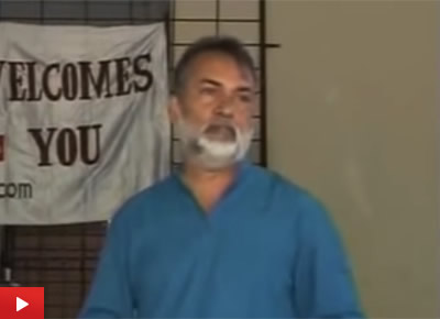 Artist Samir Mondal talks about the art of Patua painting at Indiaart Gallery, Pune