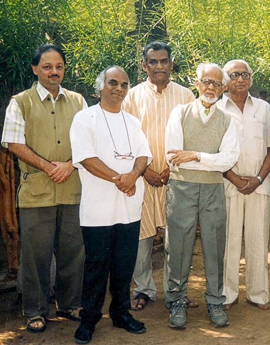 (L to R) Milind Sathe, Sham Bhutkar, Vijay Kadam, Madhav Satwalekar, D. S. Khatavkar, at Indiaart Gallery, Pune
