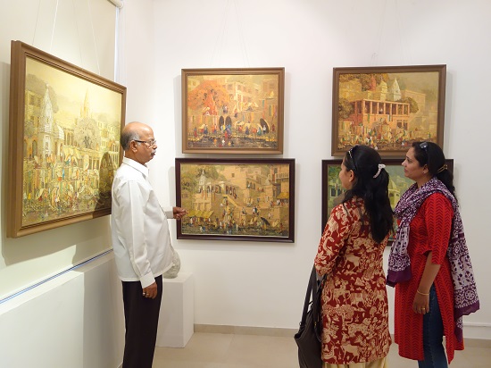 Guests at Indiaart Gallery for the show Banaras by Yashwant Shirwadkar