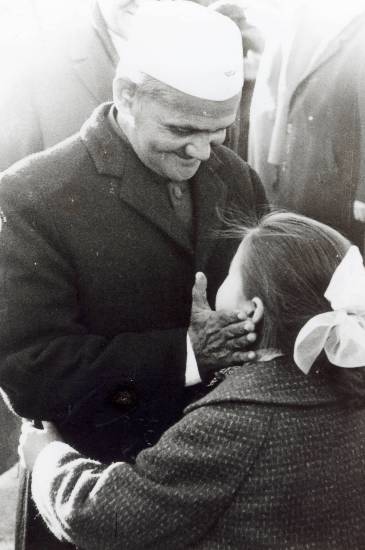Photograph by Prem Vaidya - Lal Bahadur Shastri with a Russian child during his visit to Tashkent in January, 1966