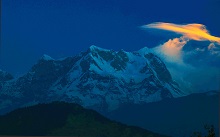 One timy cloud over peak Chaukhamba, Photo by Ashok Dilwali